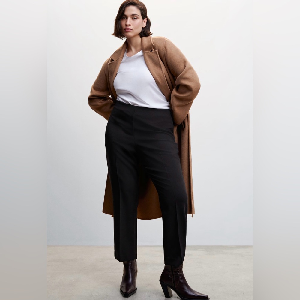 NWT. Straight-cut crop pants. 4XL.